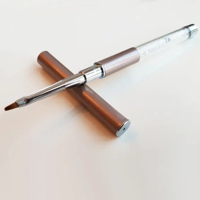 Hovedbilde Gelépensel #7 med lokk – Elegant og presis